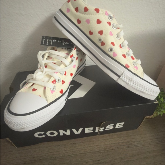 Converse Adult Street Ox Low Top Sneakers - Red Cream Heart M 6.5/W 8.5 - Picture 4 of 6